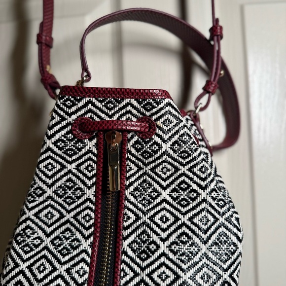 Elizabeth and James Geometric Bucket Bag – Black/White with Burgundy Strap - Picture 8 of 16